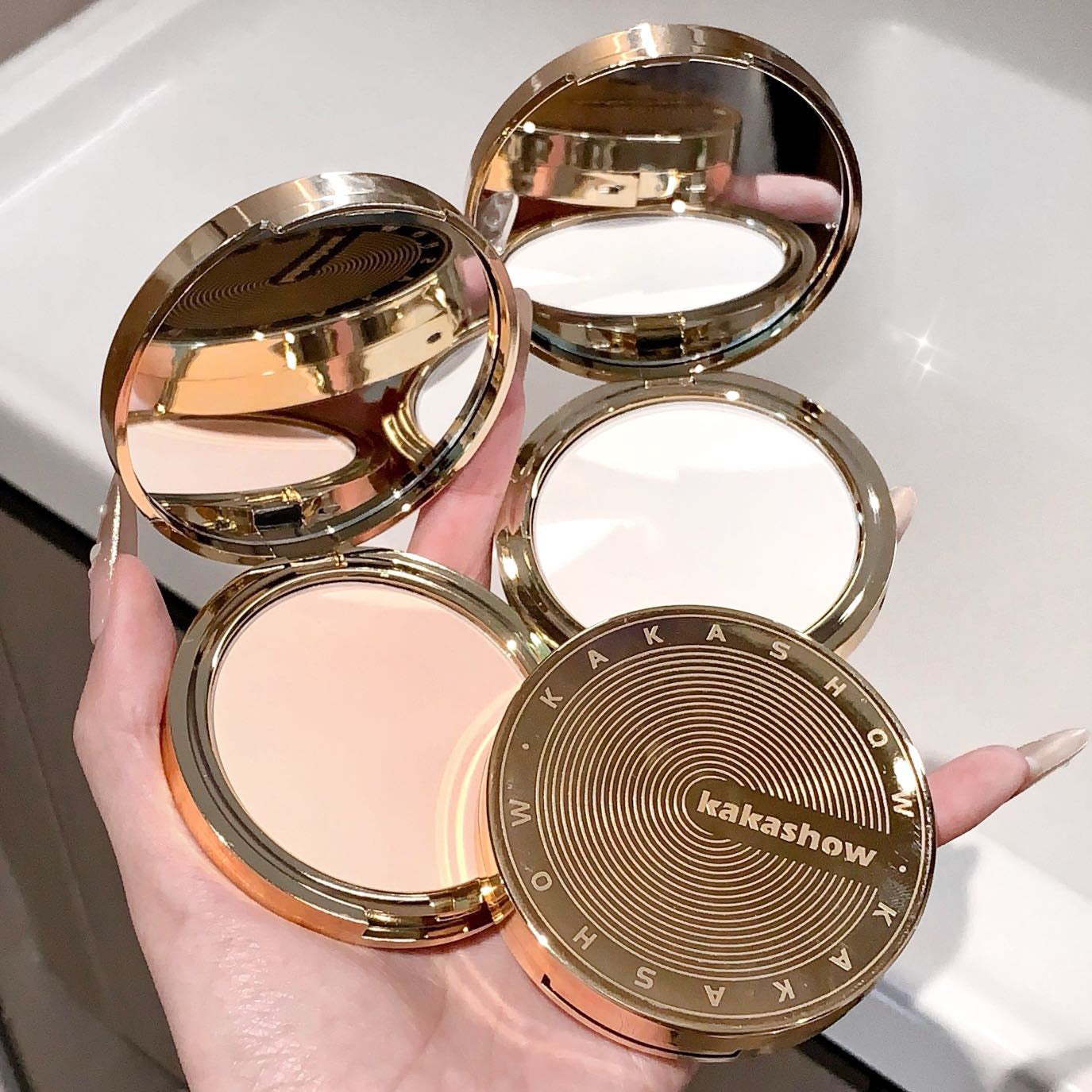 Pressed Powder Waterproof Transparent White Brighten Oil Control Concealer Natural Face Makeup Matte Setting Powder Cosmetics