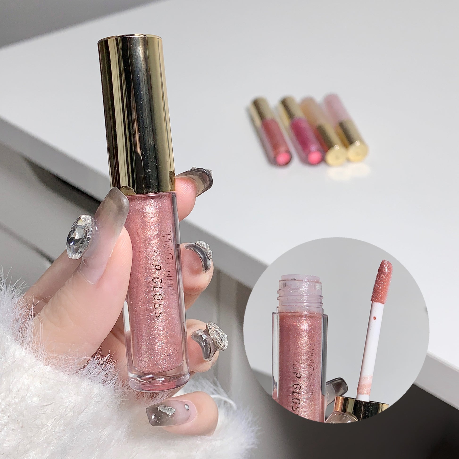 Moisturizing  plump and sparkling lip gloss  water-glossy mirror lip glaze  moisturizing and moisturizing lip oil for pouty lips