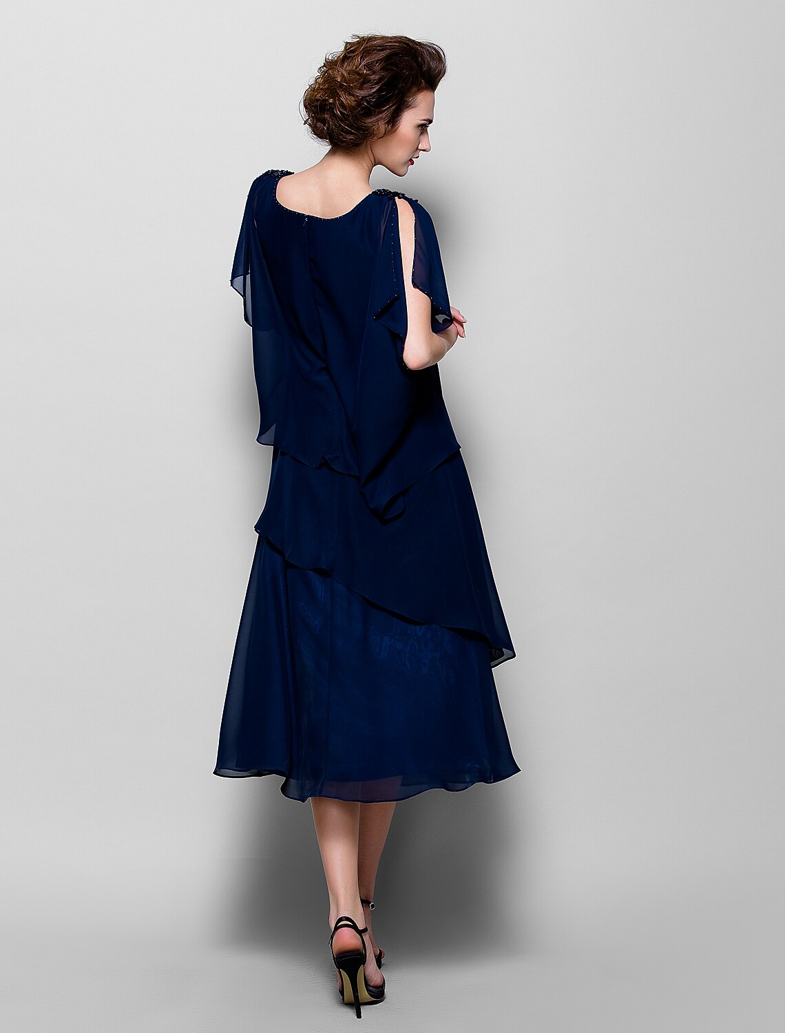 A-Line Mother of the Bride Dress Elegant Plus Size Cowl Neck Tea Length Chiffon Short Sleeve with Ruffles Crystal Brooch
