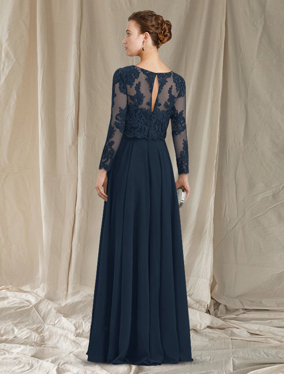 A-Line Mother of the Bride Dress Elegant Jewel Neck Floor Length Chiffon Lace Long Sleeve with Appliques